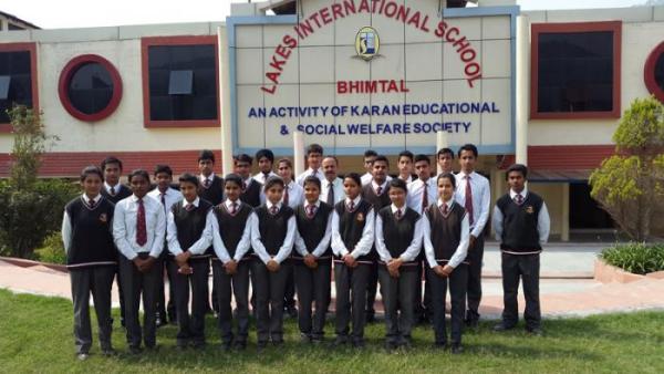 Lakes International School